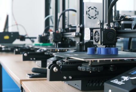 3d printers standing