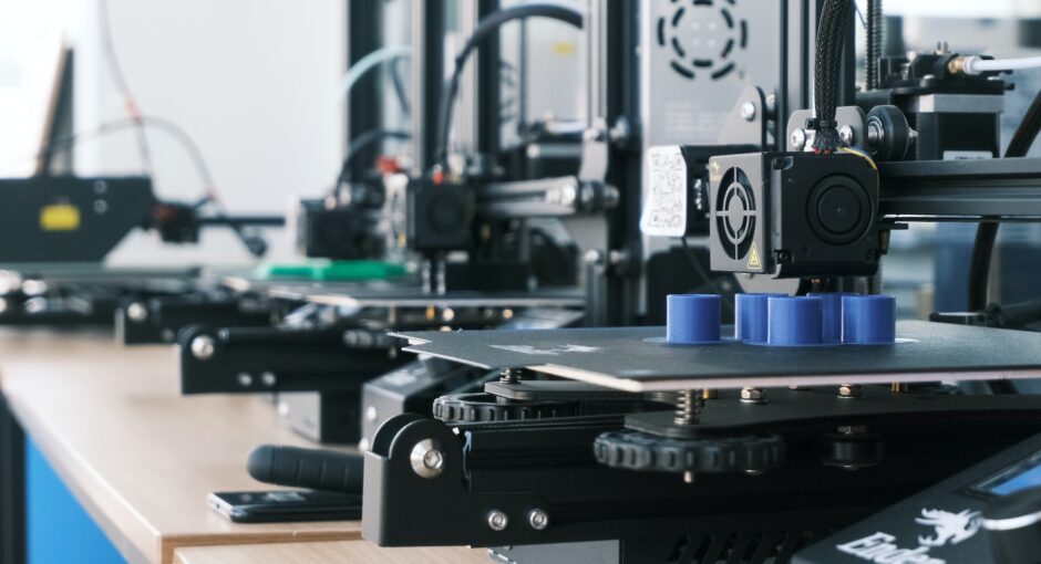 3d printers standing