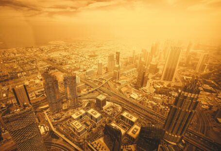 dubai-emirates-view-landscape-gold